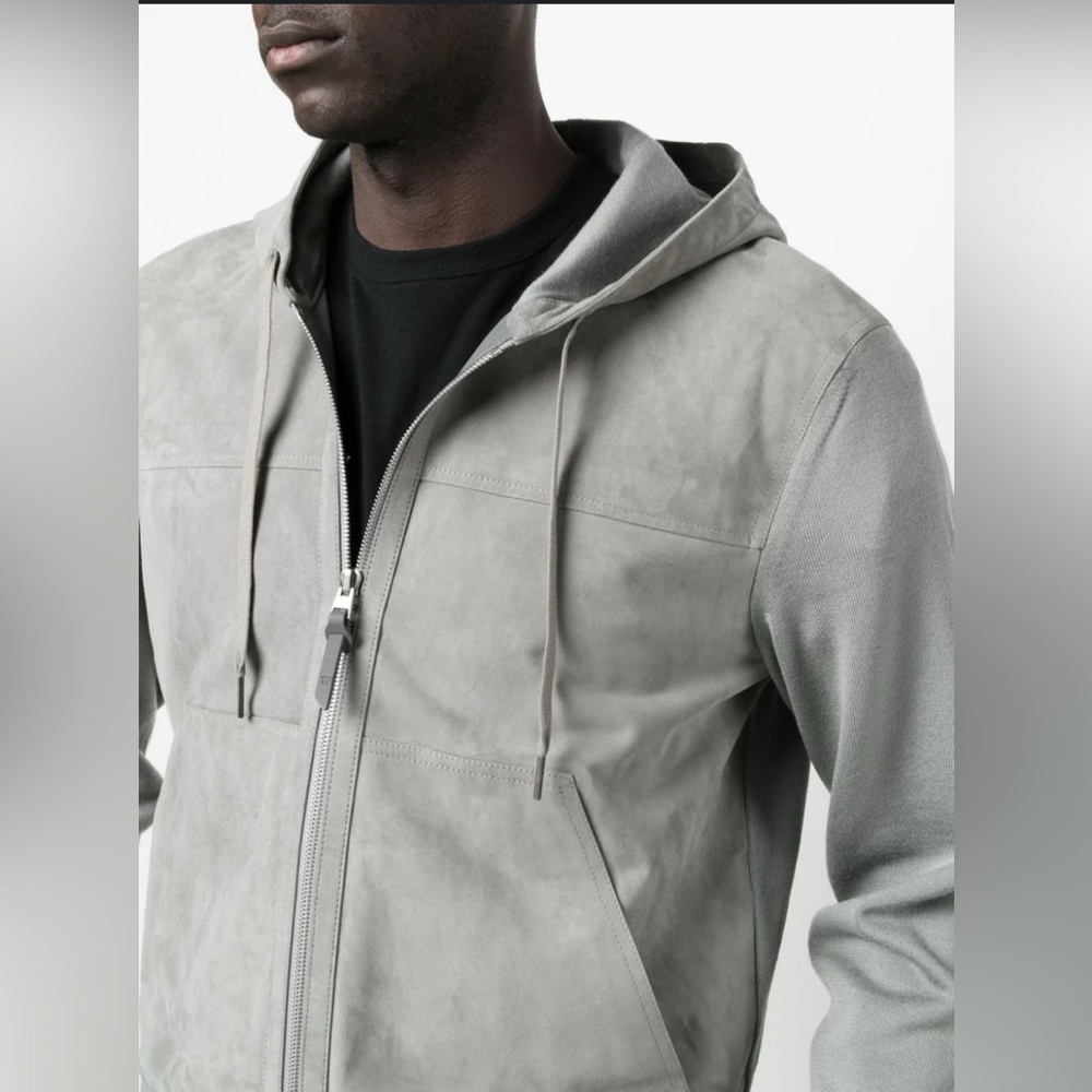 Brand new grey Tom Ford sweater
Size M 
Conditions 10/10